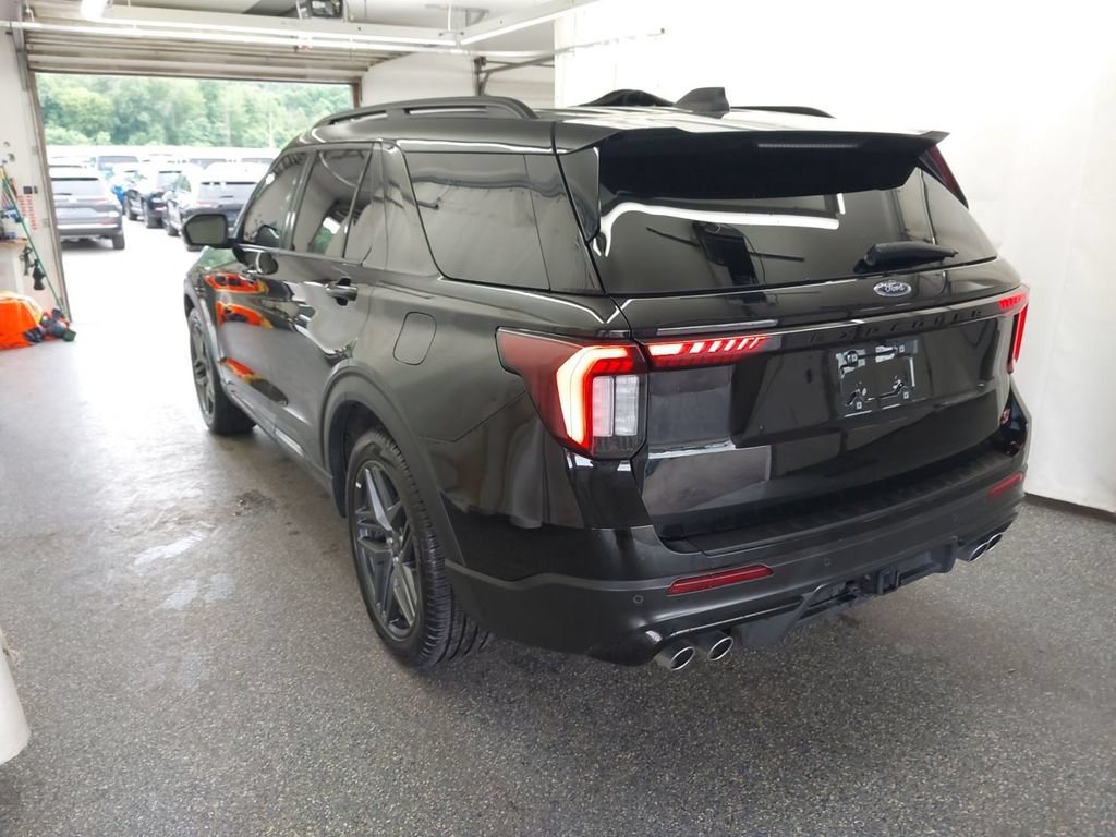 Certified 2025 Ford Explorer ST AWD/4WD image 4