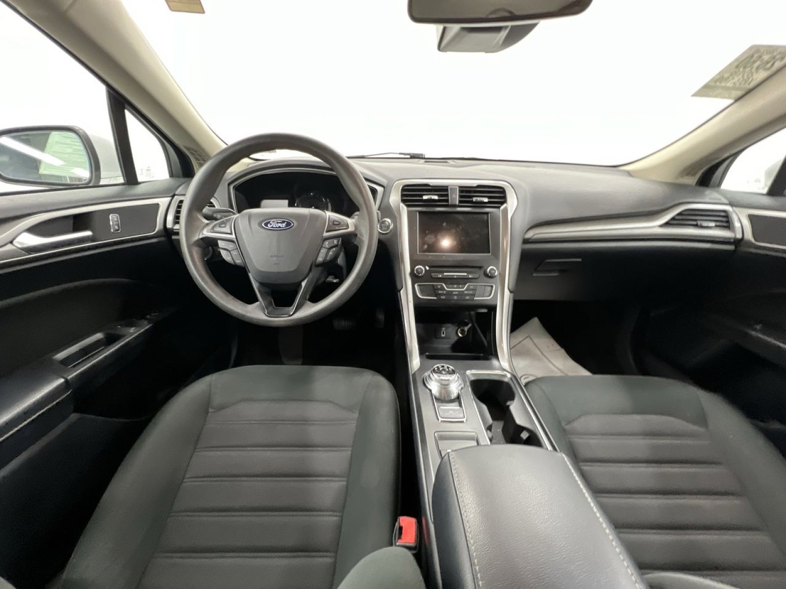 Certified 2018 Ford Fusion SE FWD image 14