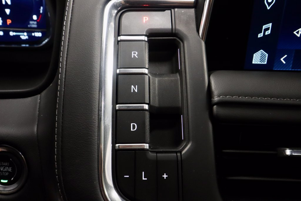 Used 2024 Chevrolet Tahoe Z71 w/ Luxury Package AWD/4WD image 32