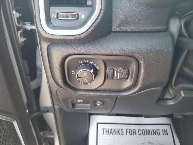 Used 2025 RAM 1500 Laramie AWD/4WD image 17