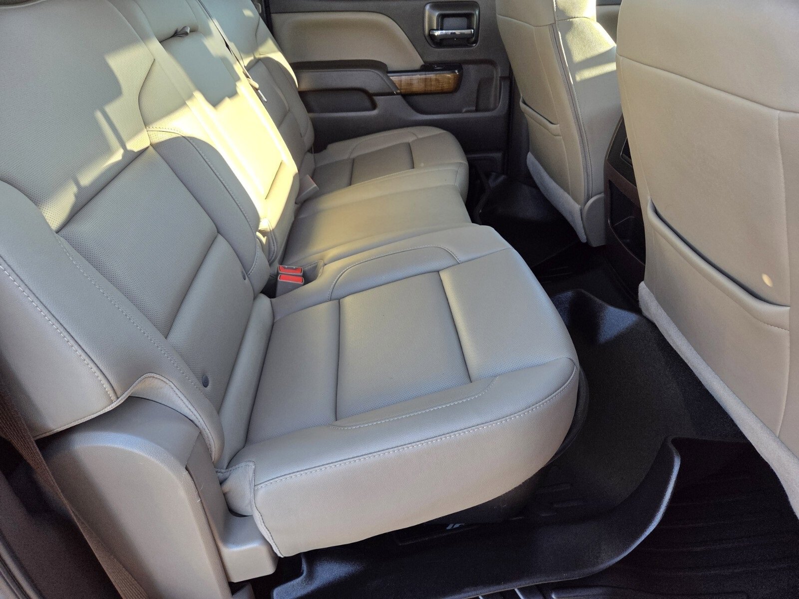 Used 2018 GMC Sierra 1500 SLT image 15