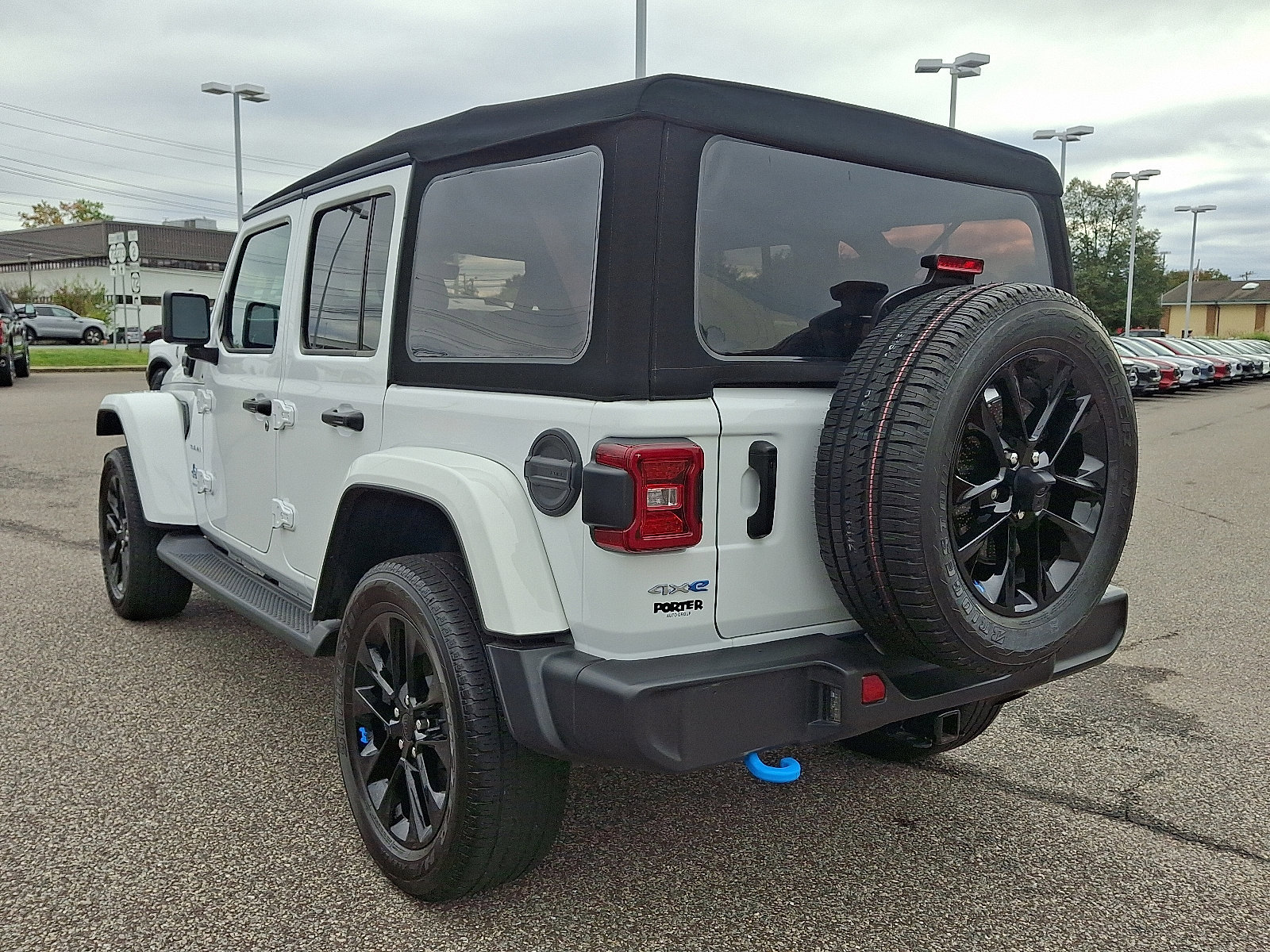 Used 2023 Jeep Wrangler Sahara w/ Cold Weather Group image 5