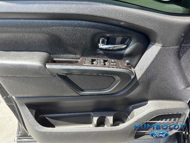 Used 2019 Nissan Titan SV w/ SV Convenience Package AWD/4WD image 12