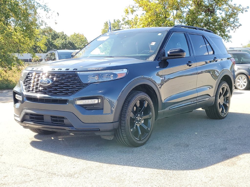 Certified 2023 Ford Explorer ST-Line AWD/4WD image 2