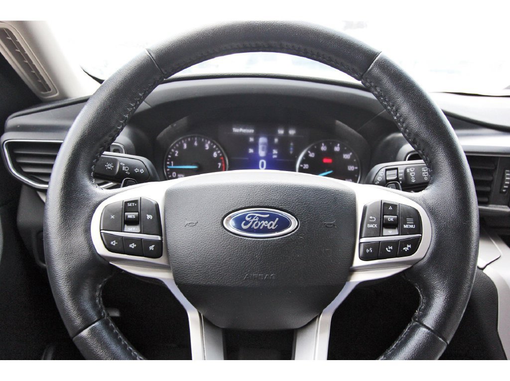 Certified 2021 Ford Explorer XLT w/ Equipment Group 202A RWD image 17