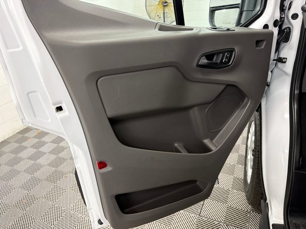 Certified 2025 Ford Transit 350 XLT image 15
