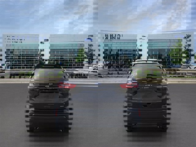 Certified 2024 Ford Edge SE image 2