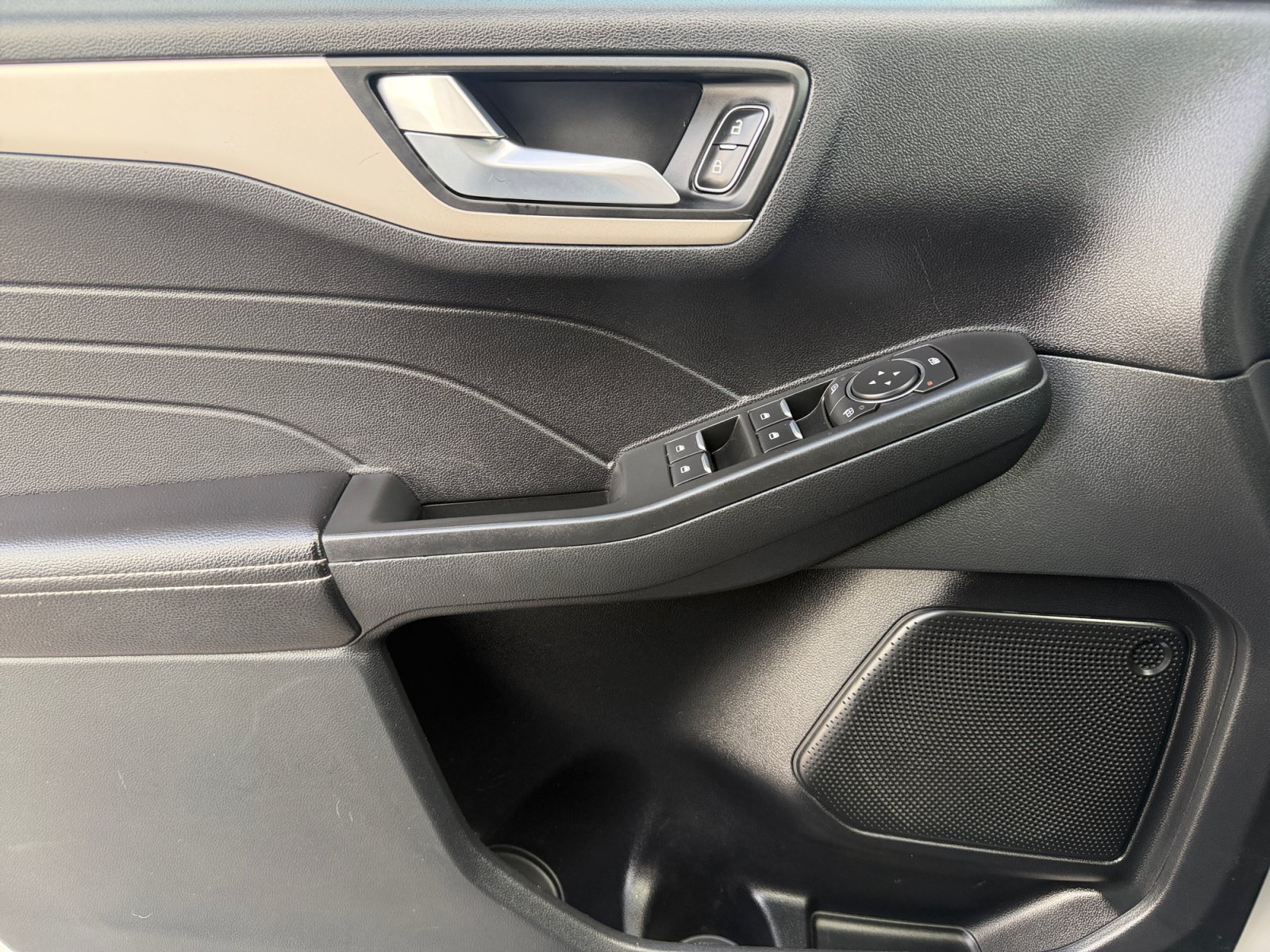 Certified 2022 Ford Escape SEL AWD/4WD image 17