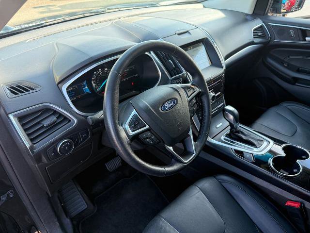 Certified 2018 Ford Edge Titanium w/ Equipment Group 301A AWD/4WD image 25