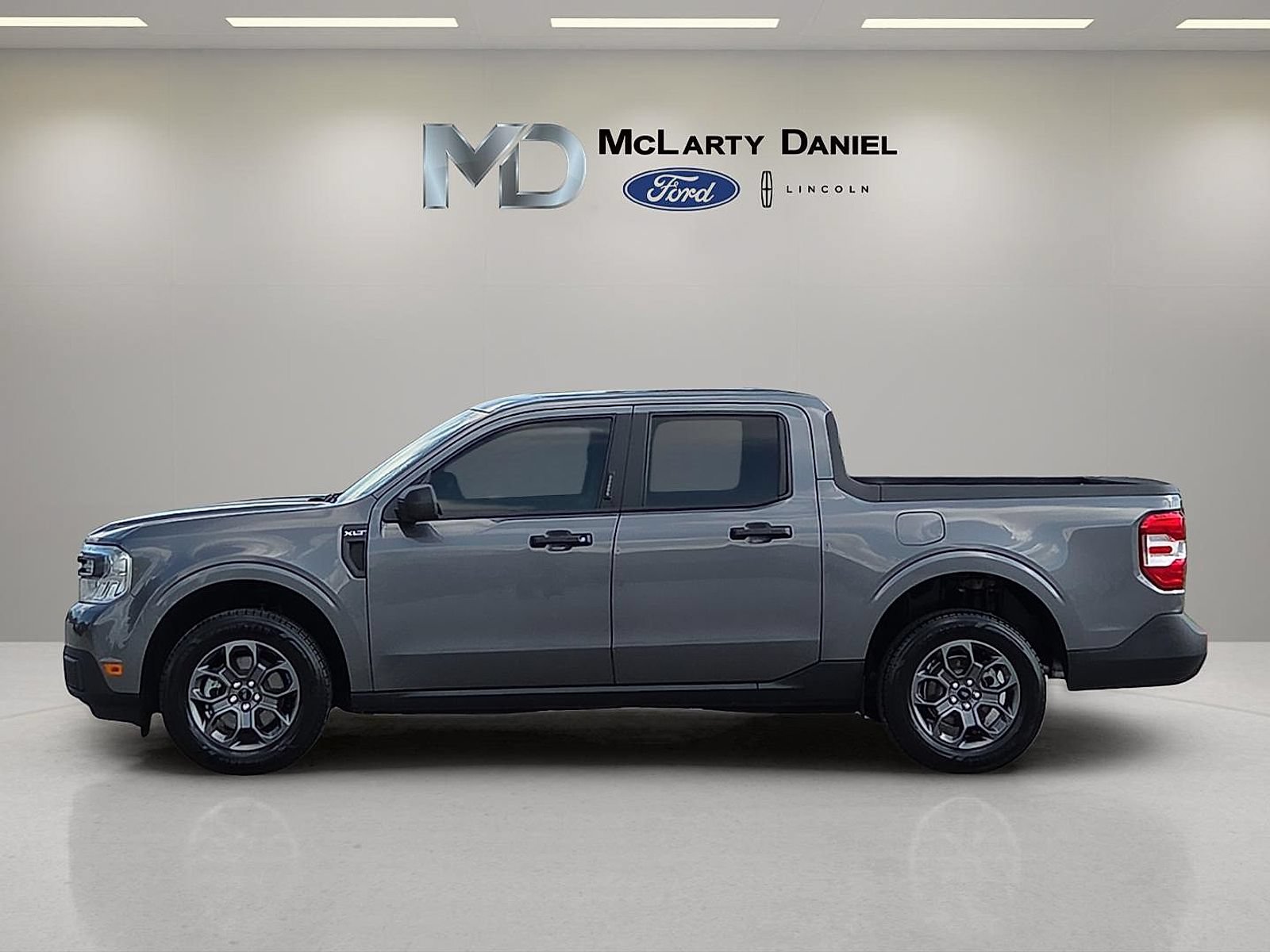 Certified 2022 Ford Maverick XLT FWD image 3