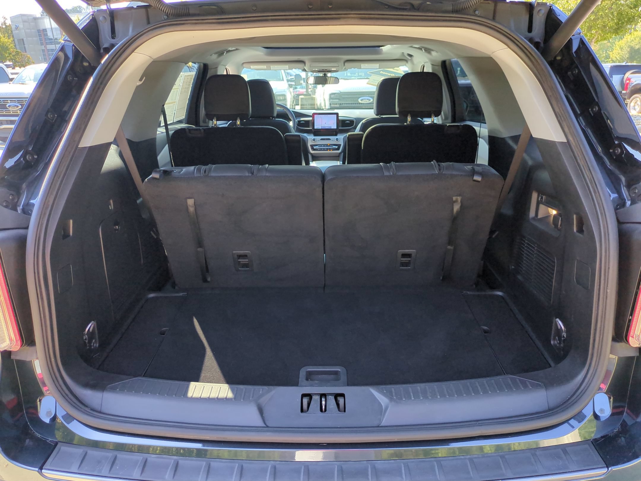 Certified 2024 Ford Explorer XLT w/ Equipment Group 202A AWD/4WD image 37