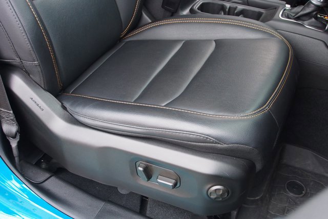 Used 2024 Jeep Wrangler Unlimited Sahara w/ Technology Group image 12