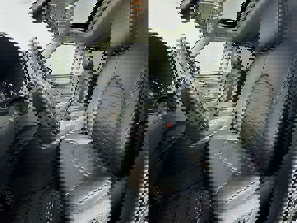 Used 2023 Toyota Highlander XLE image 12