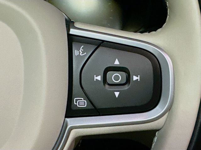 Used 2022 Volvo S60 B5 Momentum w/ Premium Package image 38