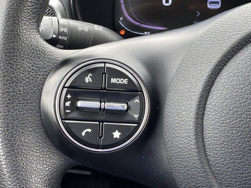 Used 2024 Kia Soul LX w/ Option Group 015 FWD image 19