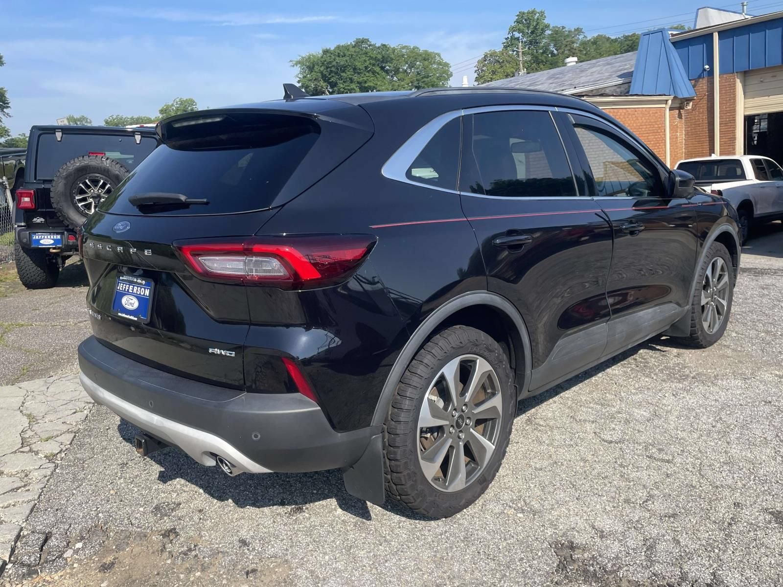 Certified 2023 Ford Escape Platinum AWD/4WD image 3