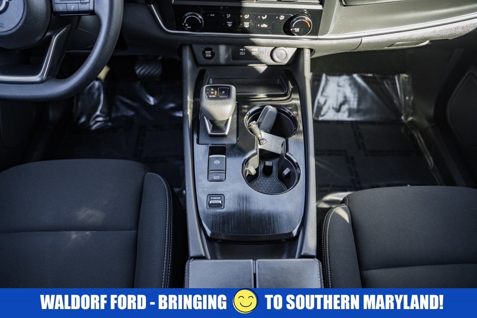 Used 2024 Nissan Rogue S image 23