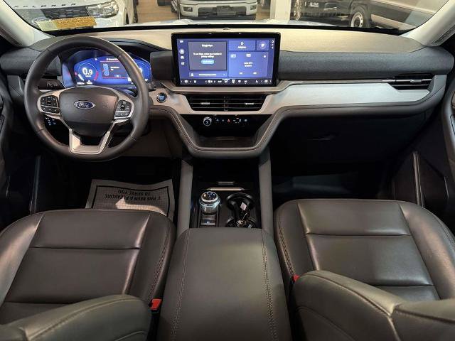 Certified 2025 Ford Explorer Active w/ Active Comfort Package AWD/4WD image 13
