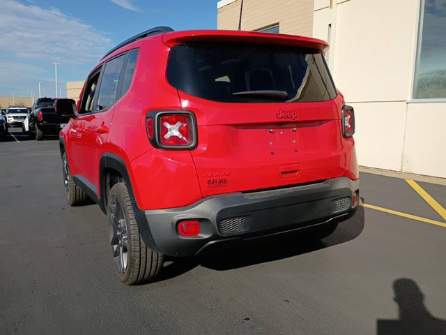 Used 2022 Jeep Renegade Latitude w/ Sun/Sound Group AWD/4WD image 2