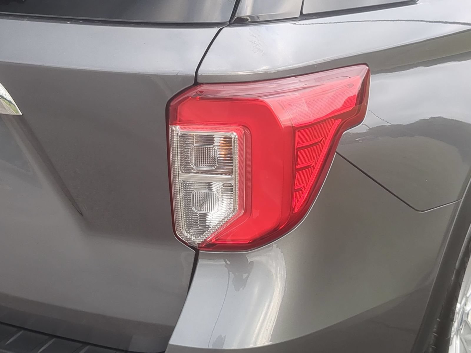 Certified 2022 Ford Explorer XLT w/ Equipment Group 202A RWD image 35