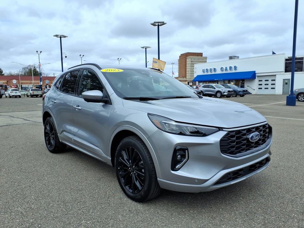 Certified 2023 Ford Escape ST-Line Elite AWD/4WD image 4