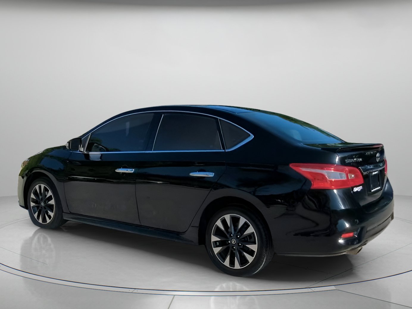 Used 2019 Nissan Sentra SR FWD image 19