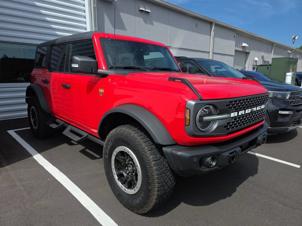 Certified 2023 Ford Bronco Badlands AWD/4WD image 3