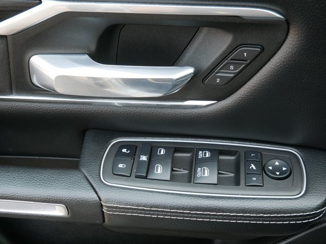 Used 2023 RAM 1500 Laramie AWD/4WD image 18