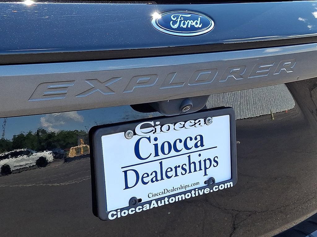 Certified 2023 Ford Explorer XLT w/ Equipment Group 202A AWD/4WD image 35