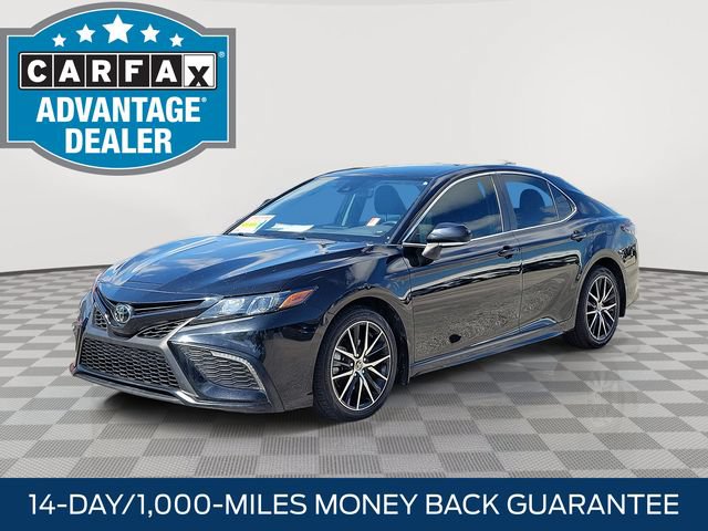 Used 2023 Toyota Camry SE FWD image 3
