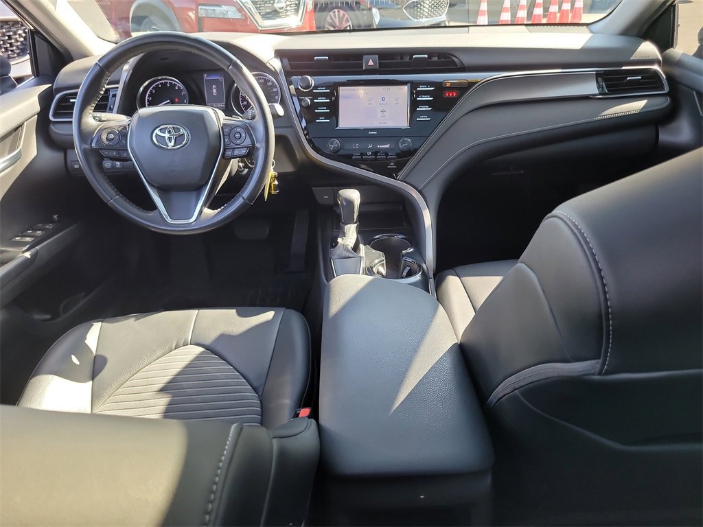 Used 2020 Toyota Camry SE image 11