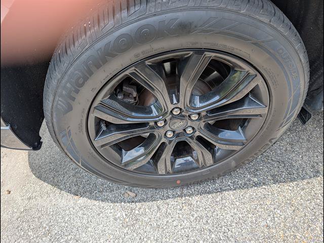 Certified 2023 Ford Edge SE w/ Black Appearance Package AWD/4WD image 3