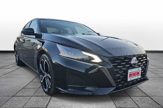 Used 2023 Nissan Altima 2.5 SR FWD image 3