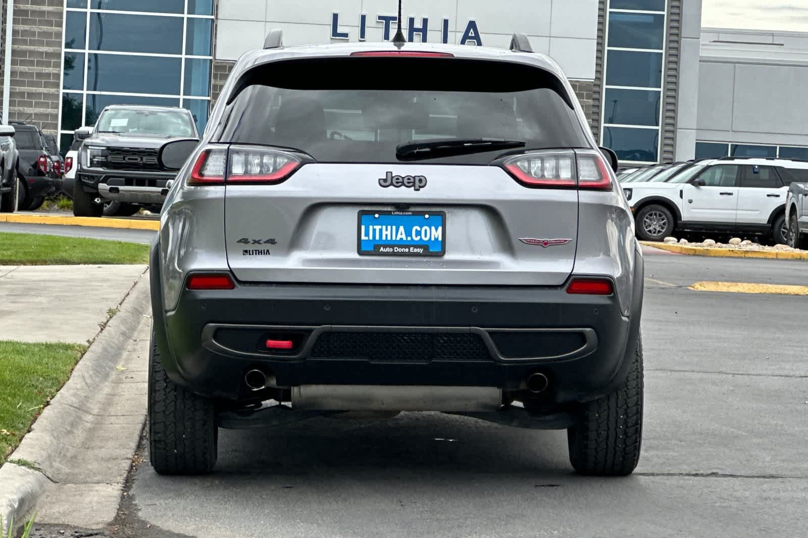 Used 2019 Jeep Cherokee Trailhawk AWD/4WD image 7