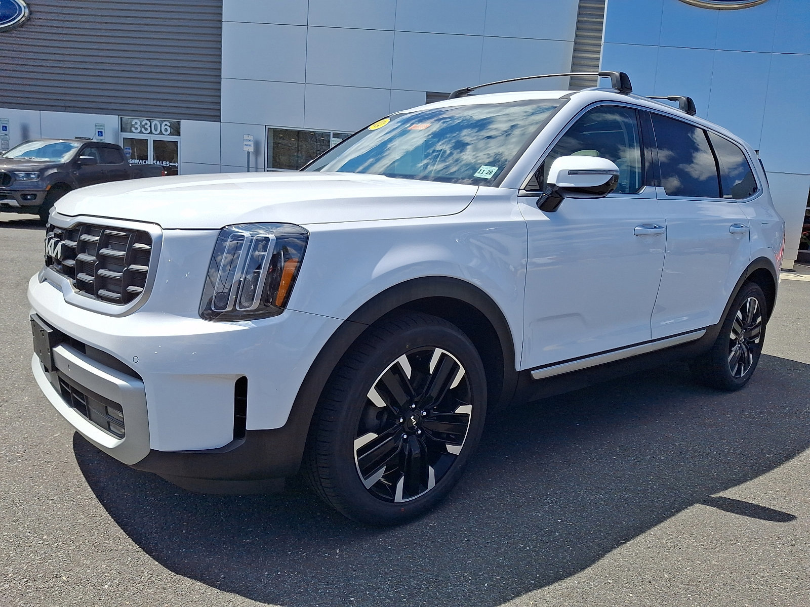 Used 2024 Kia Telluride SX image 11