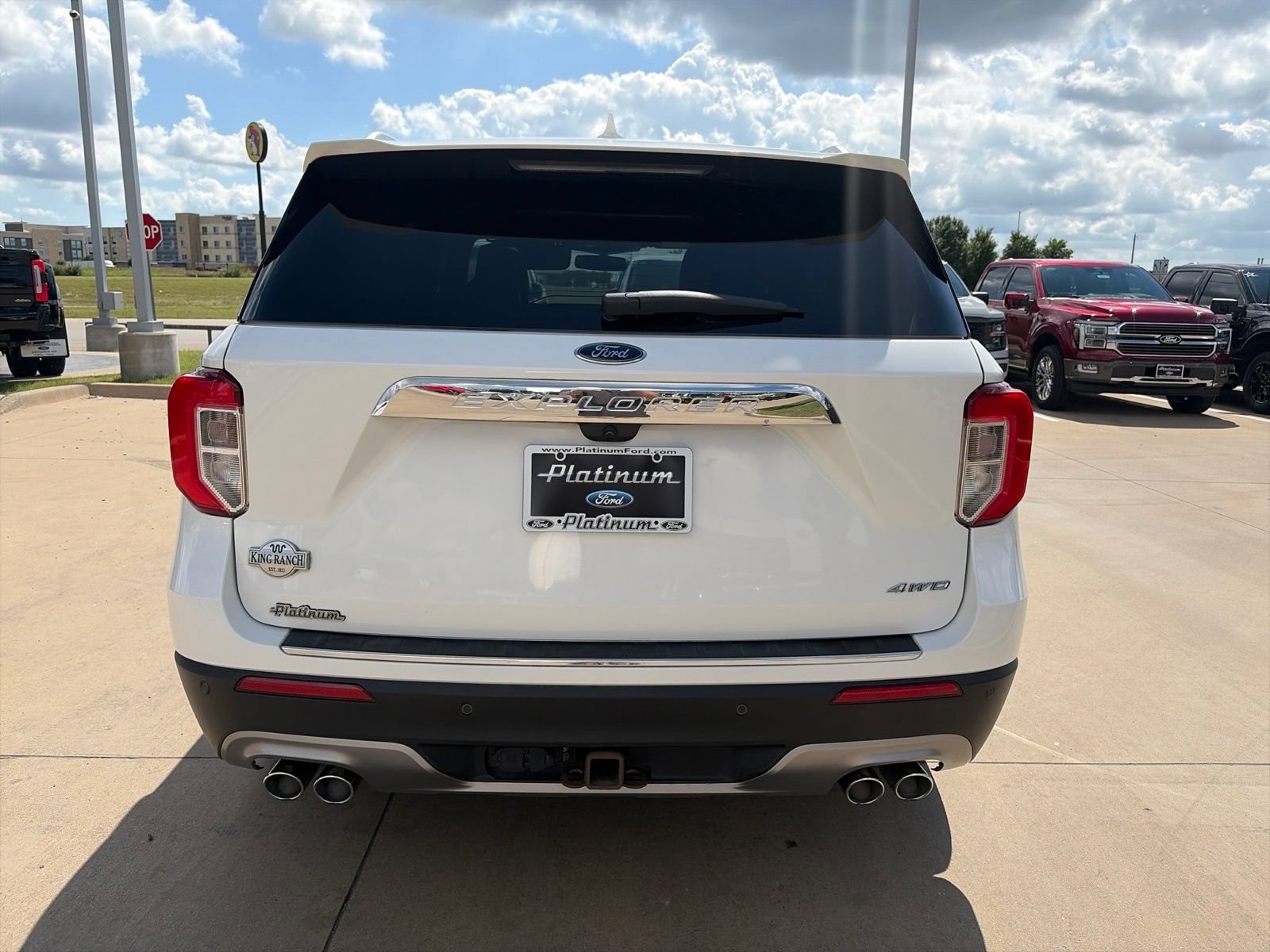 Certified 2022 Ford Explorer King Ranch w/ Technology Package AWD/4WD image 4