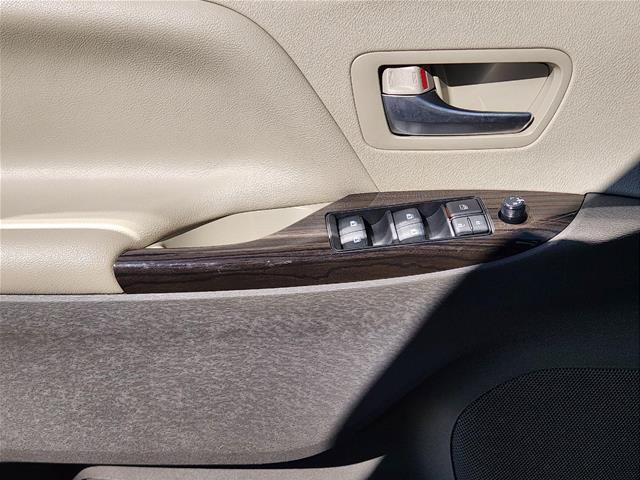 Used 2020 Toyota Sienna XLE Premium FWD image 23