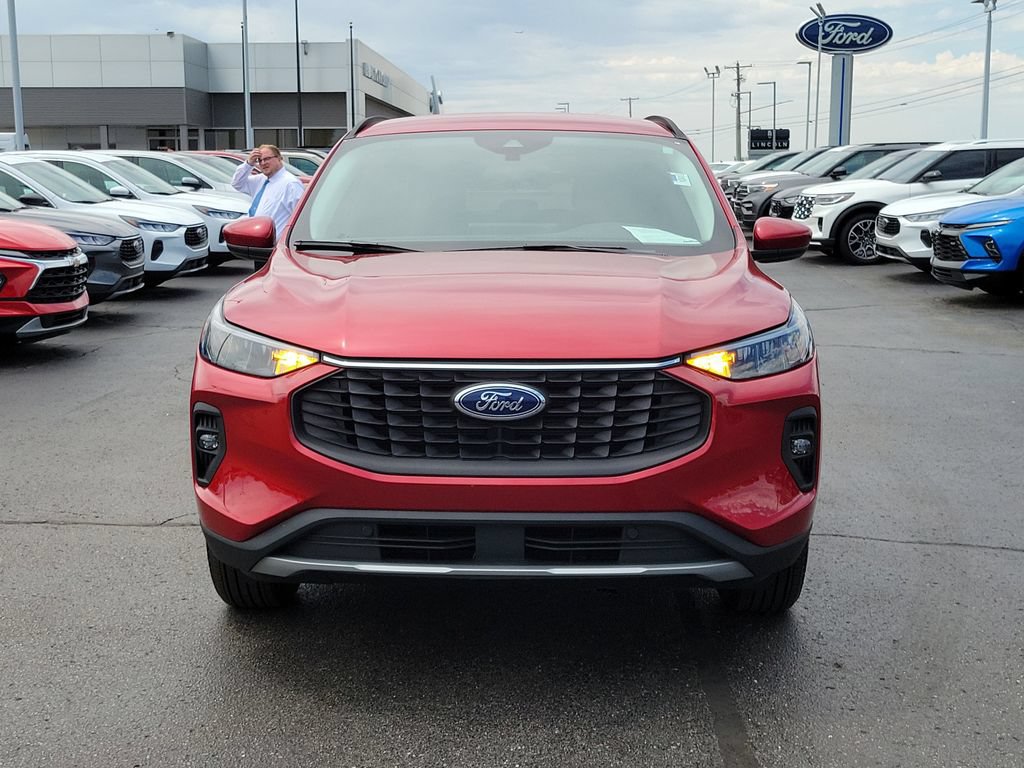Certified 2025 Ford Escape SE FWD image 2