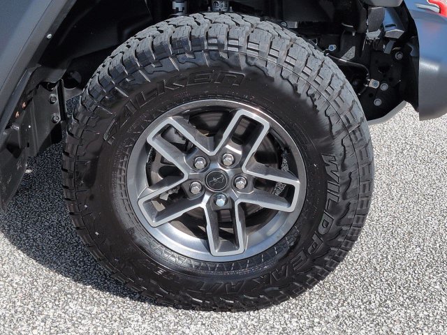 Used 2025 Jeep Gladiator Mojave w/ Safety Group AWD/4WD image 11