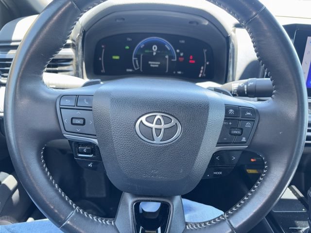 Used 2025 Toyota Camry SE FWD image 15
