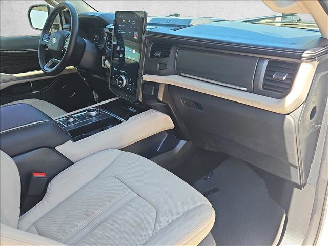 Certified 2023 Ford Expedition Platinum image 24