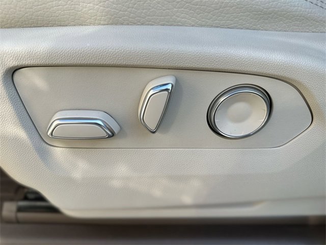 Used 2025 GMC Yukon Denali image 13