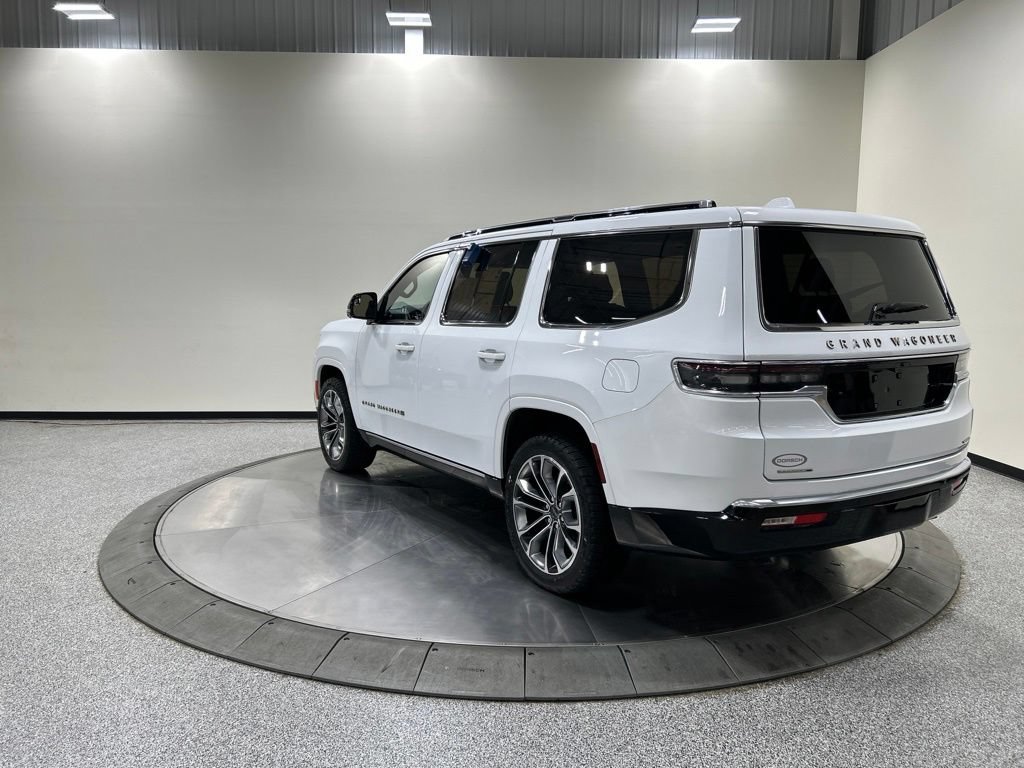 Used 2023 Jeep Grand Wagoneer Series III AWD/4WD image 9