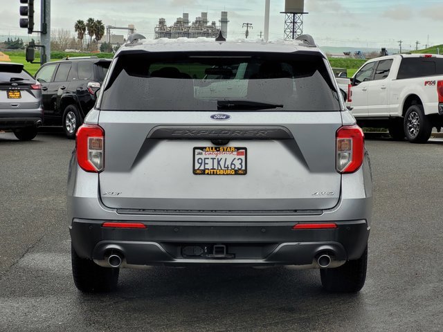 Certified 2022 Ford Explorer XLT w/ Equipment Group 202A image 4