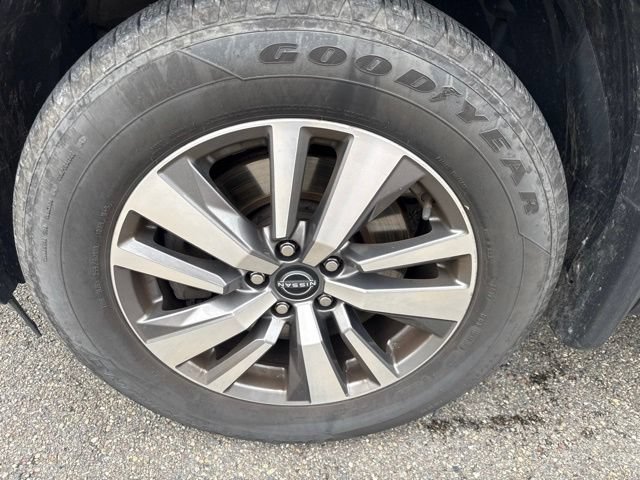 Used 2022 Nissan Pathfinder SL w/ Cargo Package AWD/4WD image 10