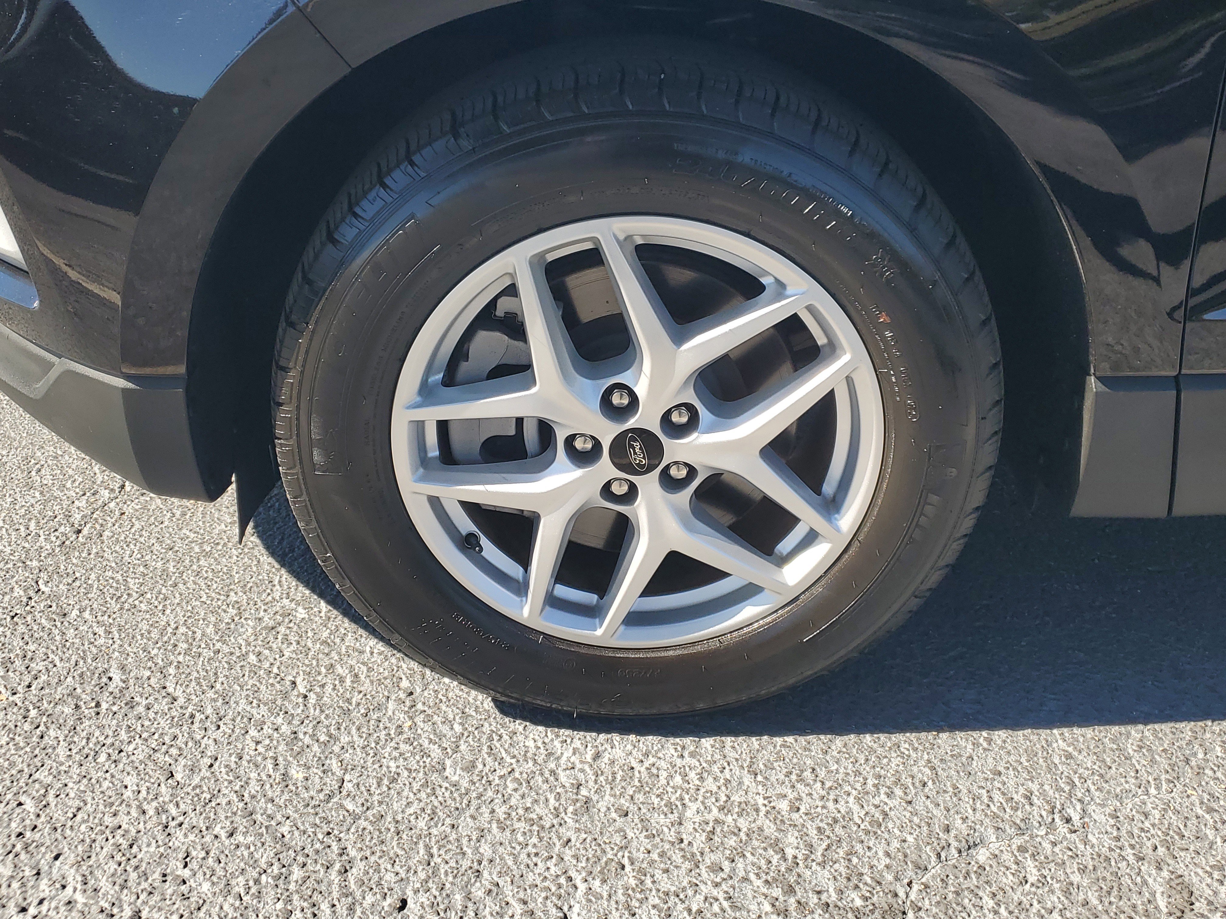 Certified 2024 Ford Edge SEL image 8