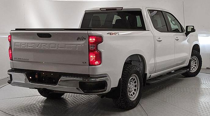 Used 2023 Chevrolet Silverado 1500 LT AWD/4WD image 3