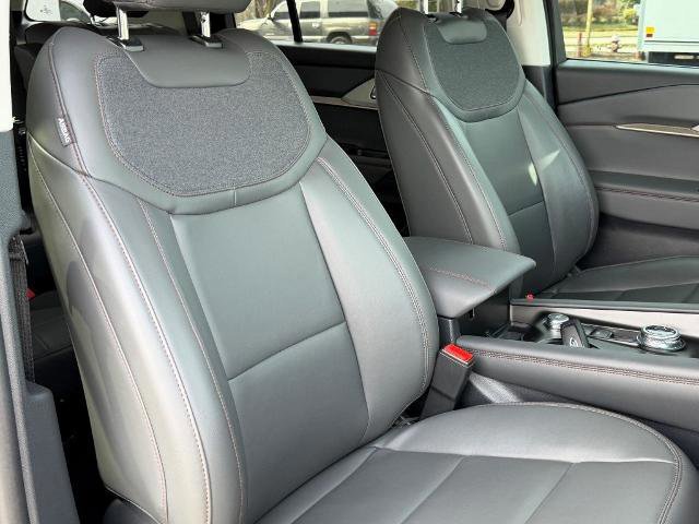 Certified 2025 Ford Explorer Active w/ Active Comfort Package image 29