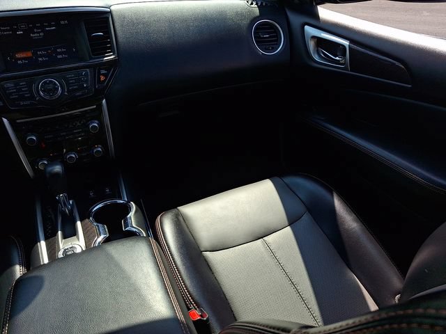 Used 2019 Nissan Pathfinder SL AWD/4WD image 19