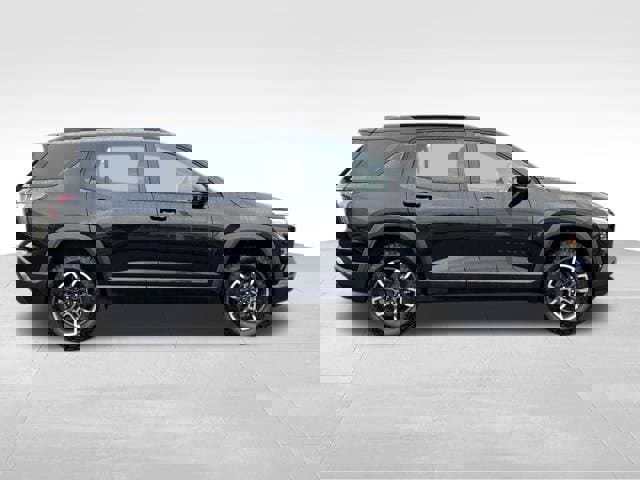 Used 2025 Chevrolet Equinox ACTIV image 2